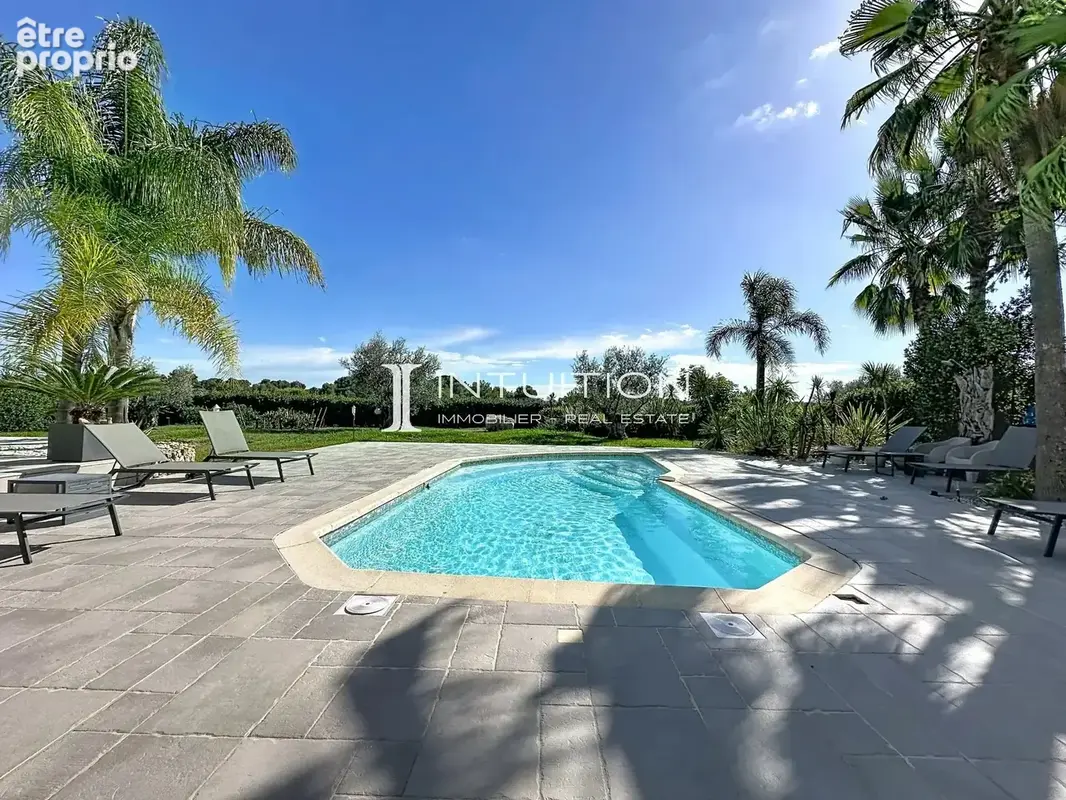 Proche Valbonne : Élégante villa avec vue panoramique et piscine - photo 28