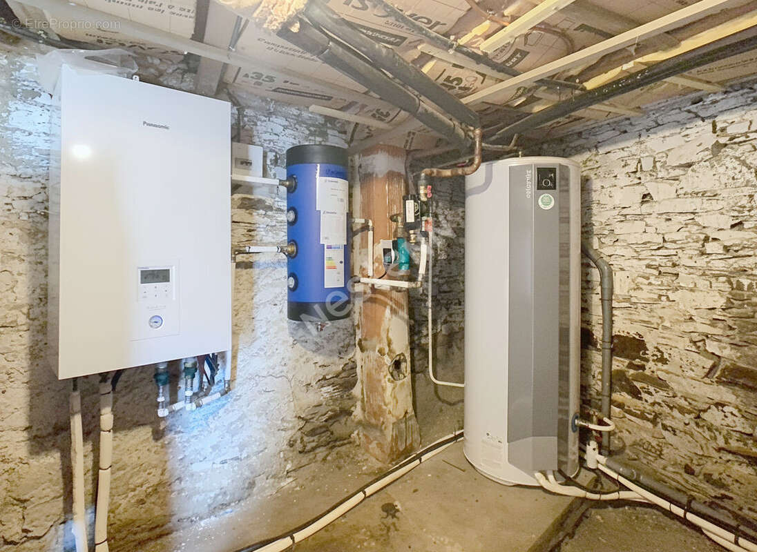 Maison familiale en pierre à vendre dans le bourg du Fief Sauvin - photo 19
