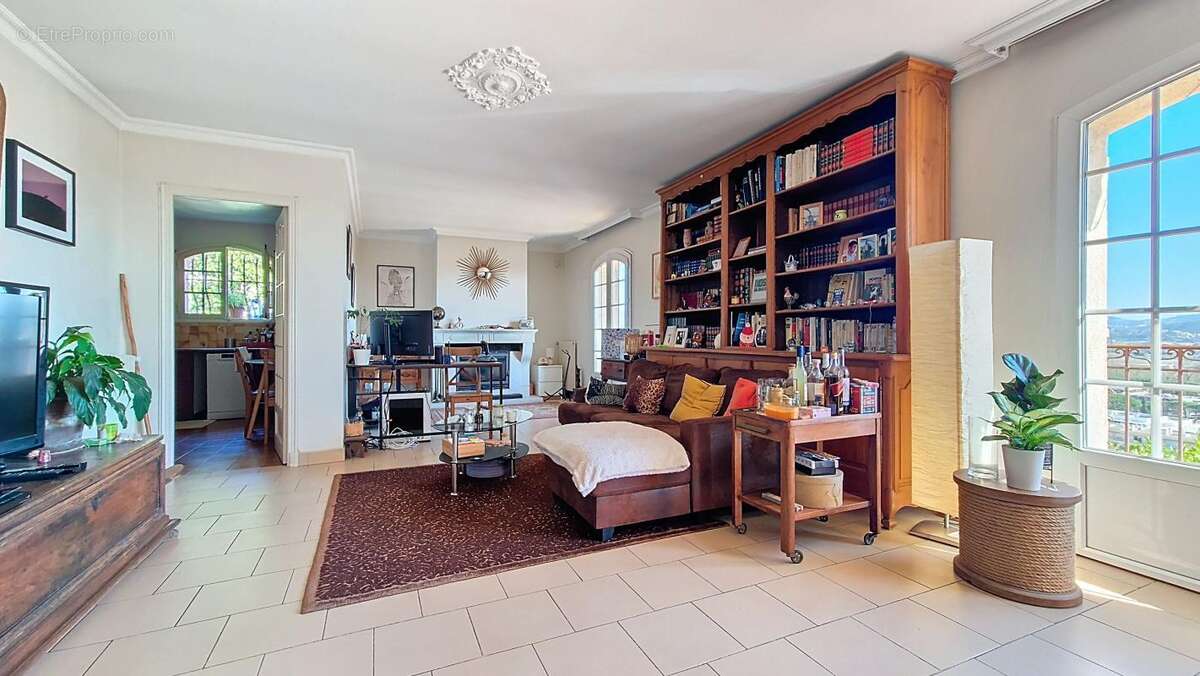 Maison à MANDELIEU-LA-NAPOULE