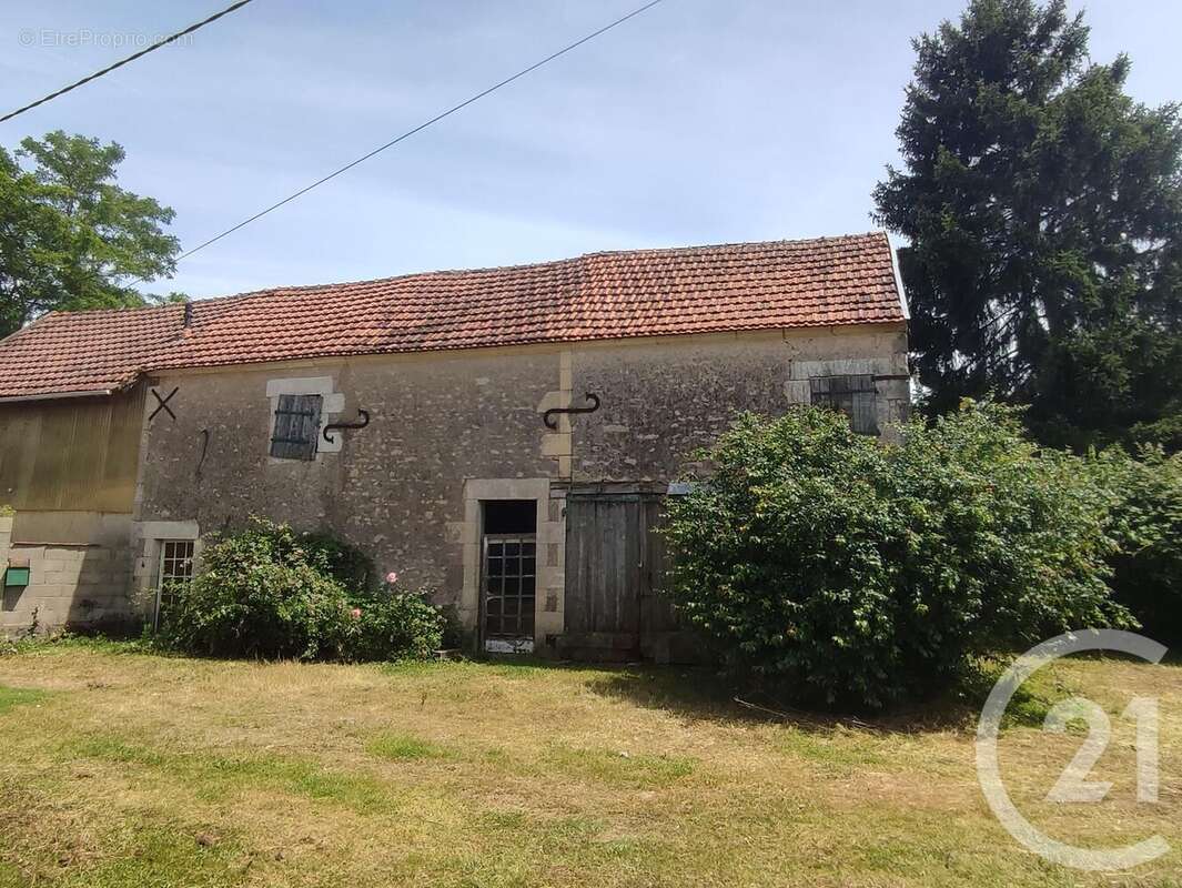 Maison à SUILLY-LA-TOUR