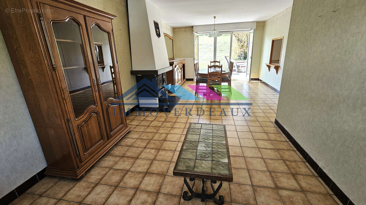 Maison à MOYEN