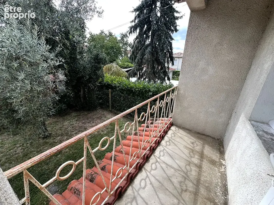 À Villeneuve-sur-Lot, découvrez cette maison d'environ 115 m², idéalement située à proximité des commodités, du collège Anatole  - photo 12