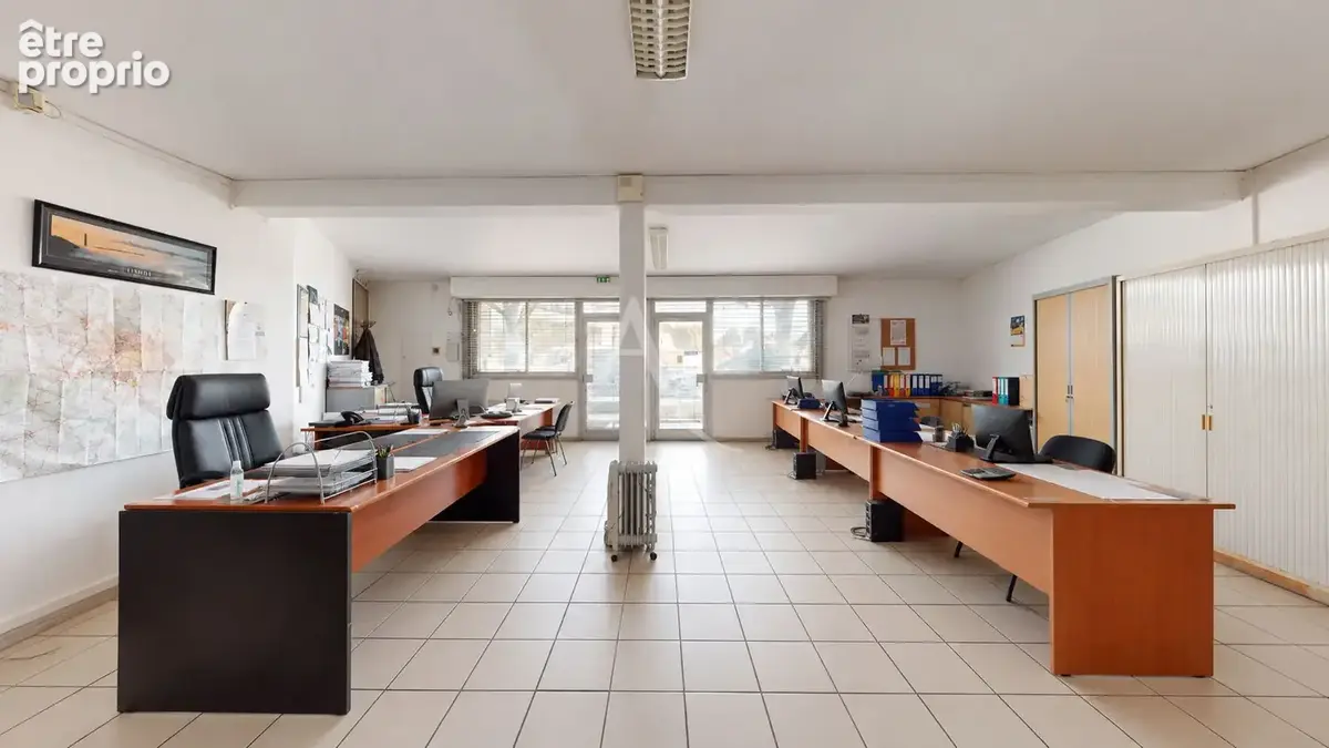 Local commercial Pontcarre 105 m2 - photo 1