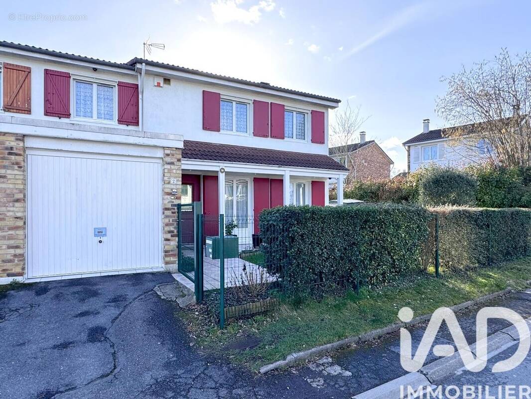 Photo 1 - Maison à CONCHES-SUR-GONDOIRE