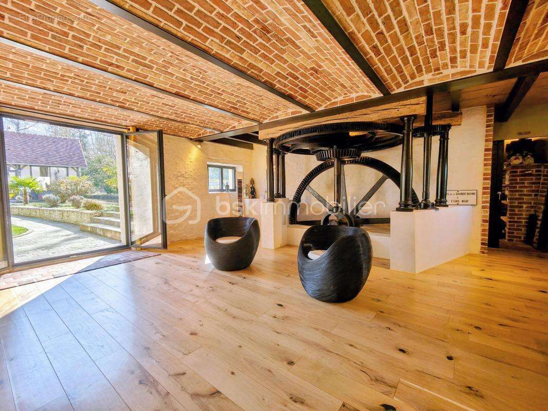 Élégance et Sérénité pour demeure familiale dans un moulin majestueux à l'abris des regards ! - photo 5