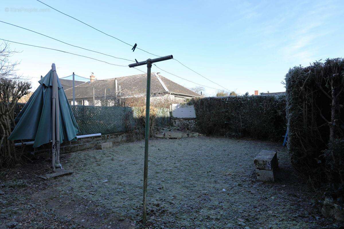 Maison à OUZOUER-SUR-TREZEE