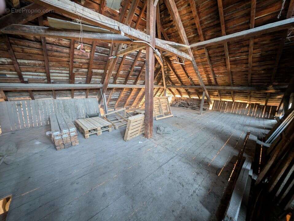 Maison à CHATEAUNEUF