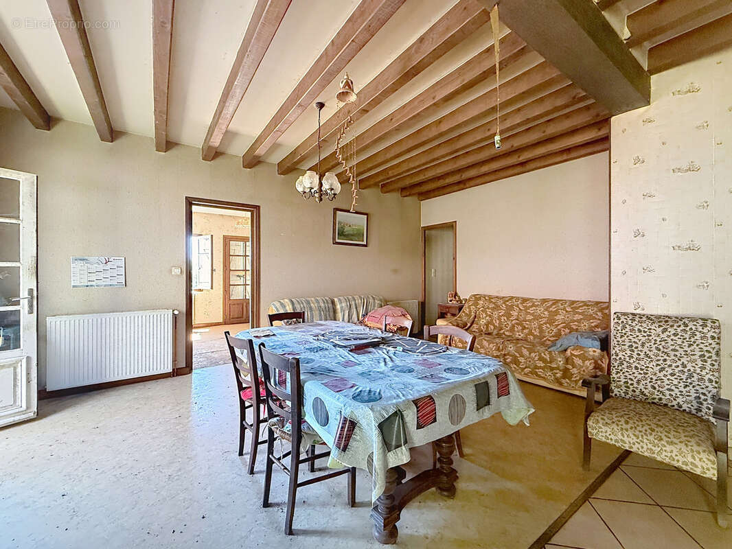 Maison à SAINT-AULAIRE