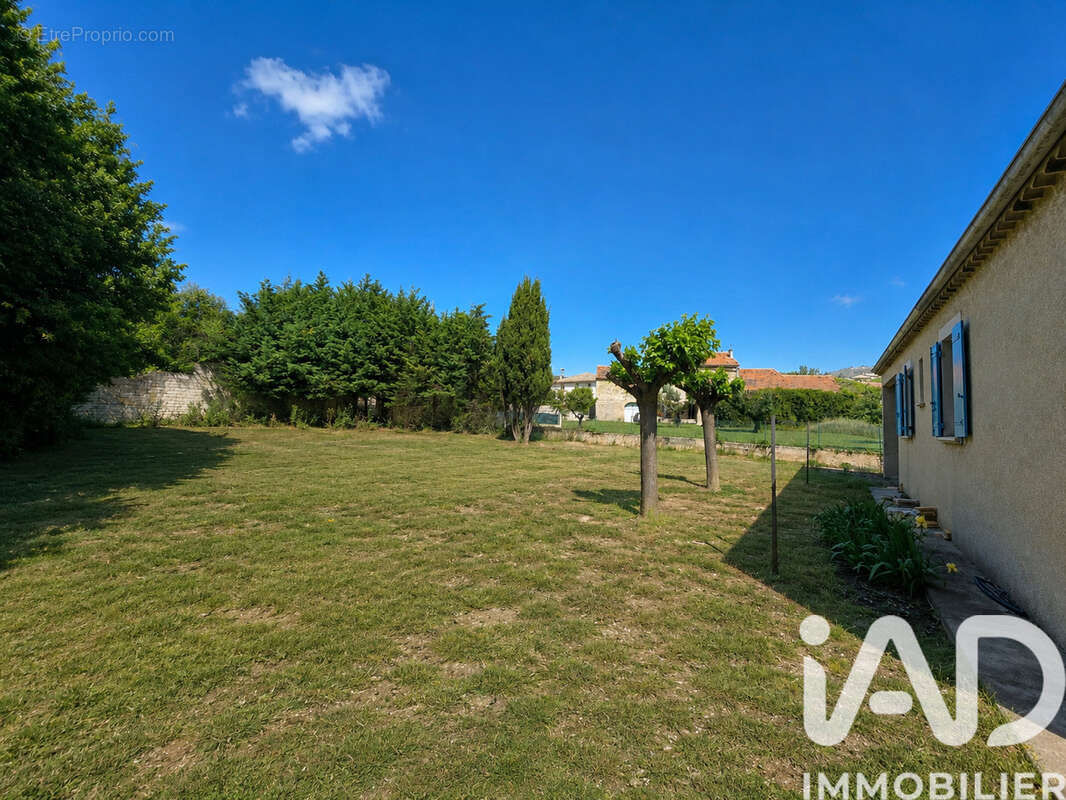 Photo 8 - Maison à LAUDUN-L'ARDOISE