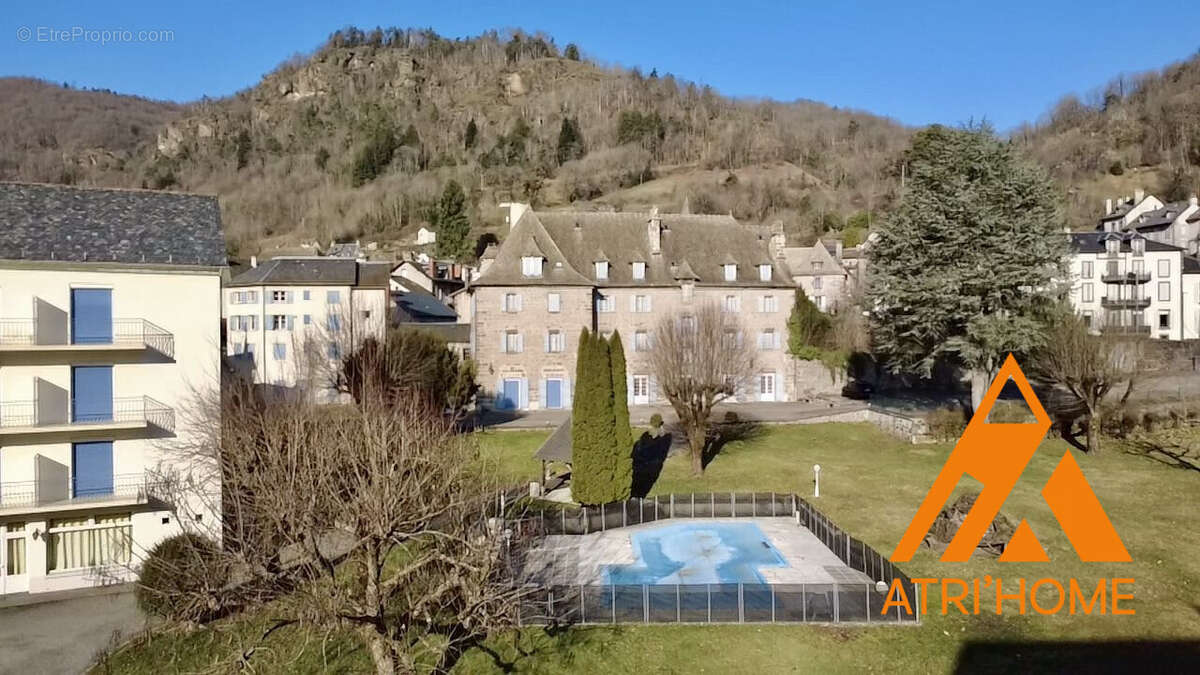 Commerce à VIC-SUR-CERE