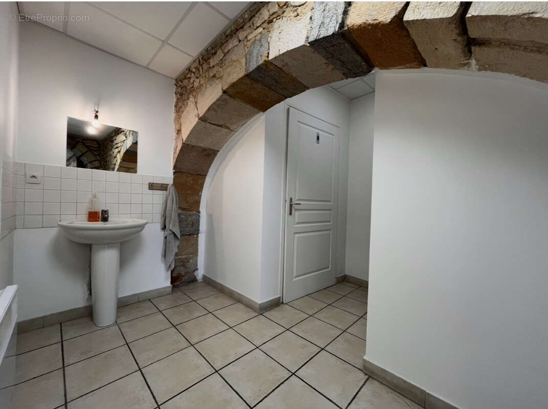 Commerce à JASSANS-RIOTTIER