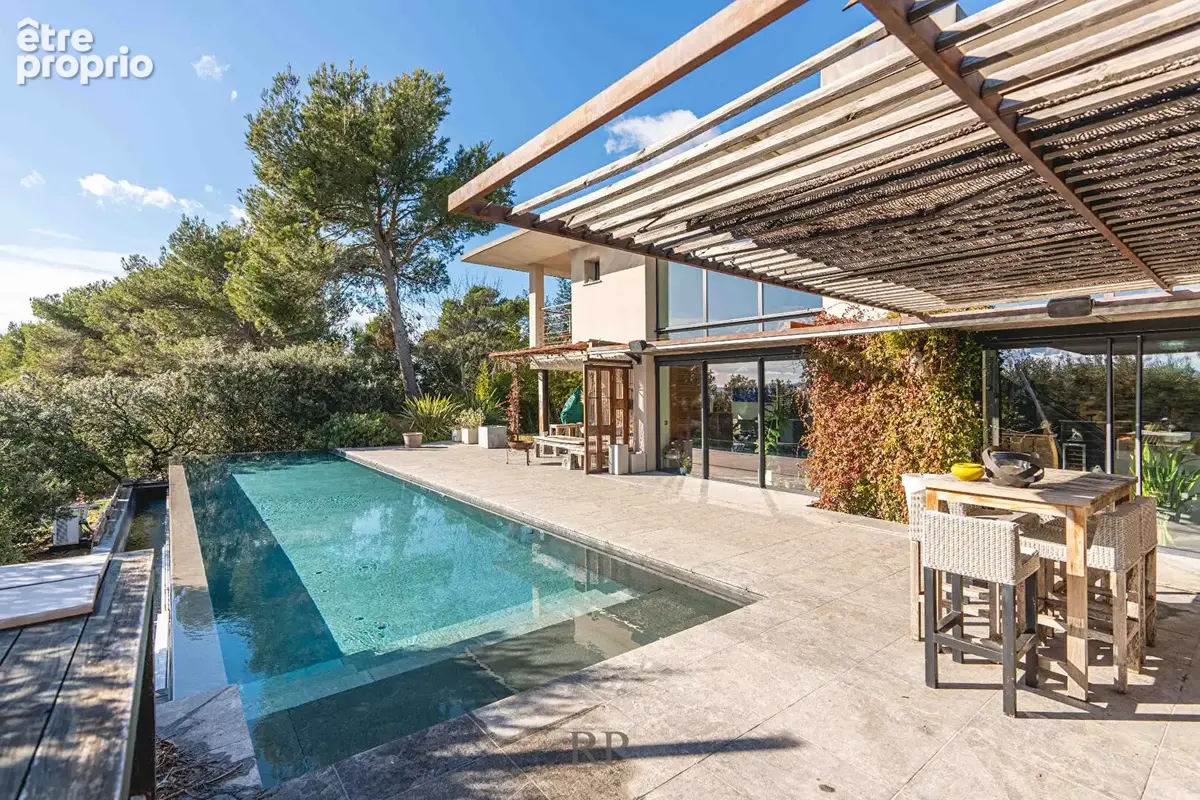 Maison contemporaine avec vue et piscine à débordement - photo 3