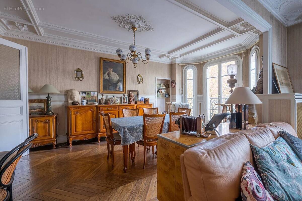 Appartement à PARIS-18E
