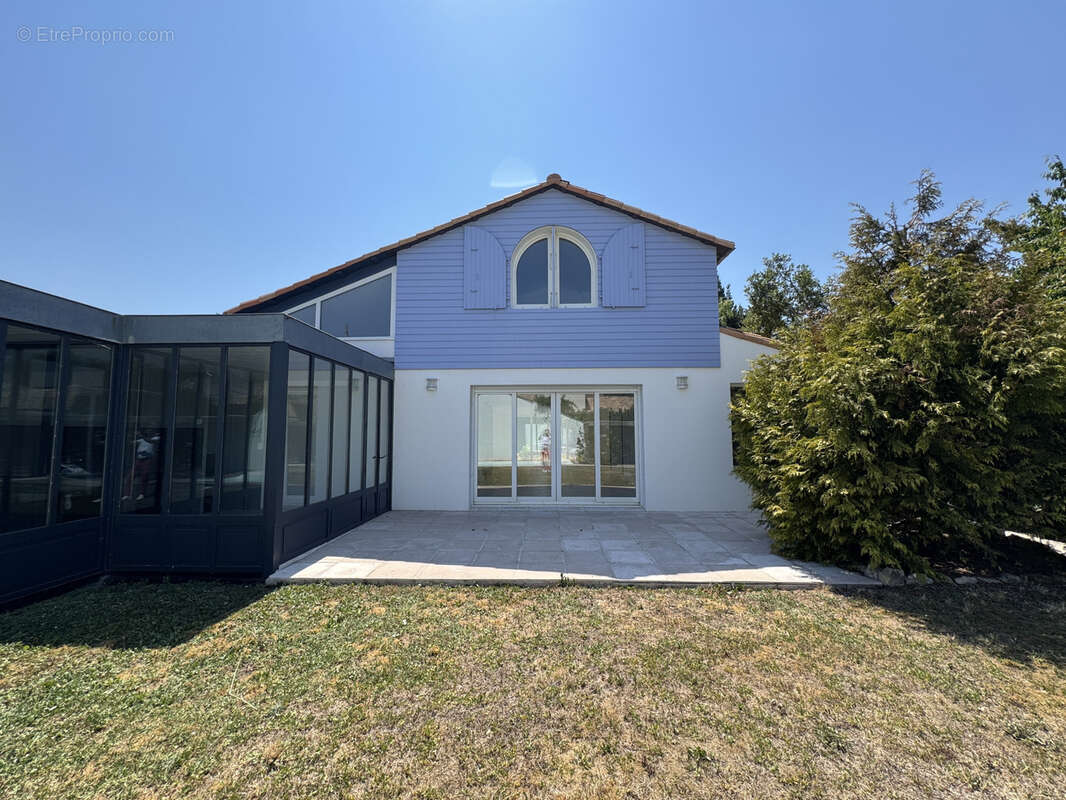 LA ROCHELLE   Maison familiale de plus de 160 m2 avec piscine, jardin clos et double garage - photo 21