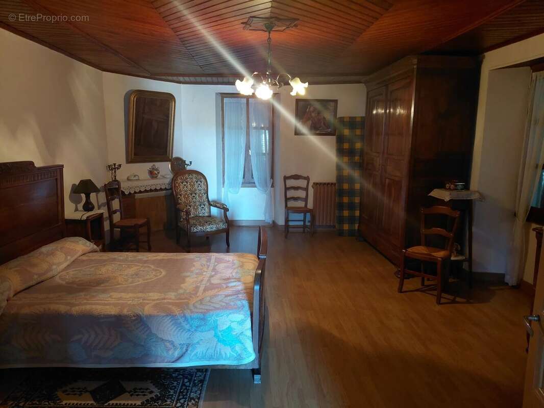Maison à AUJOLS
