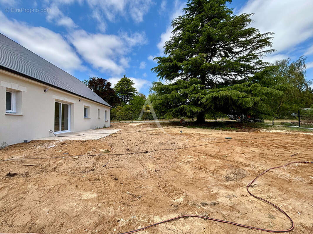 Maison à CONTRES