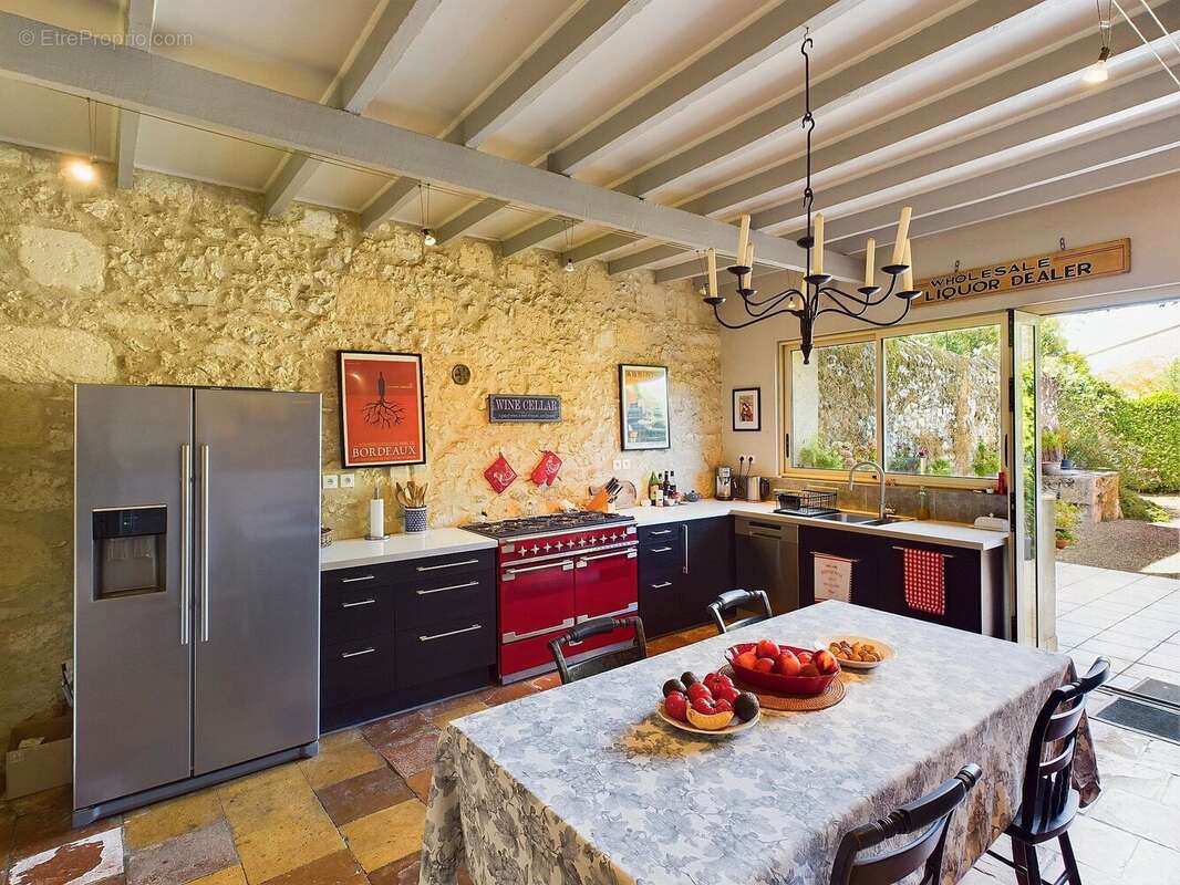 Belle maison de caractère avec jardin privé - photo 5