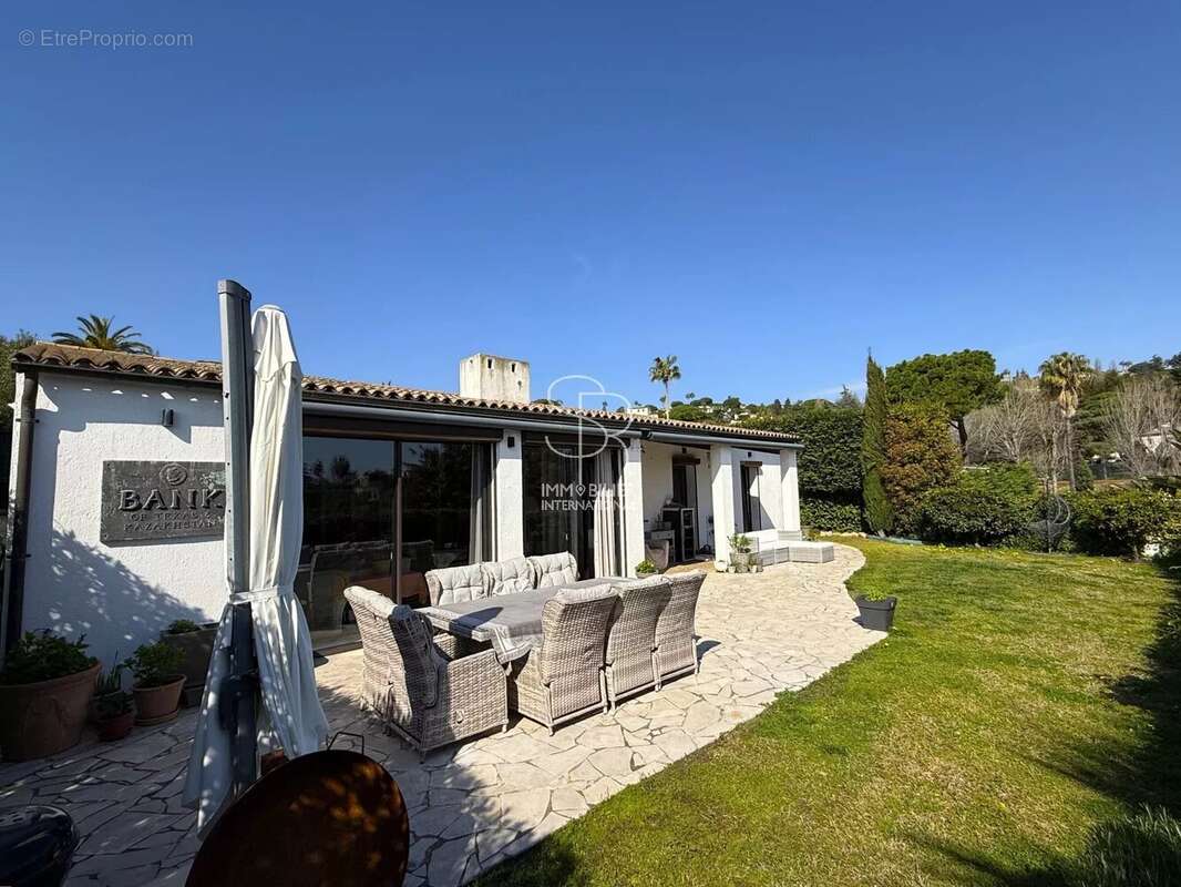 Maison à VILLENEUVE-LOUBET