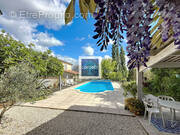 Maison à BUSSAC-FORET