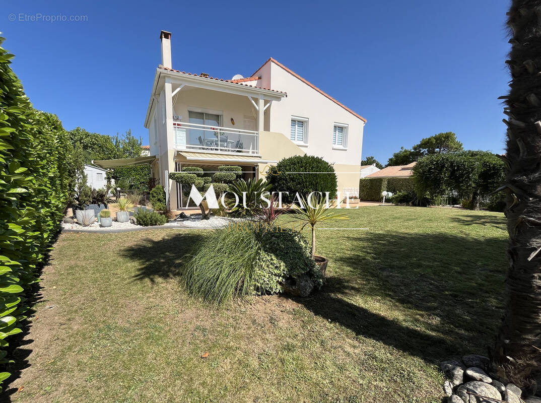 Maison à VAUX-SUR-MER
