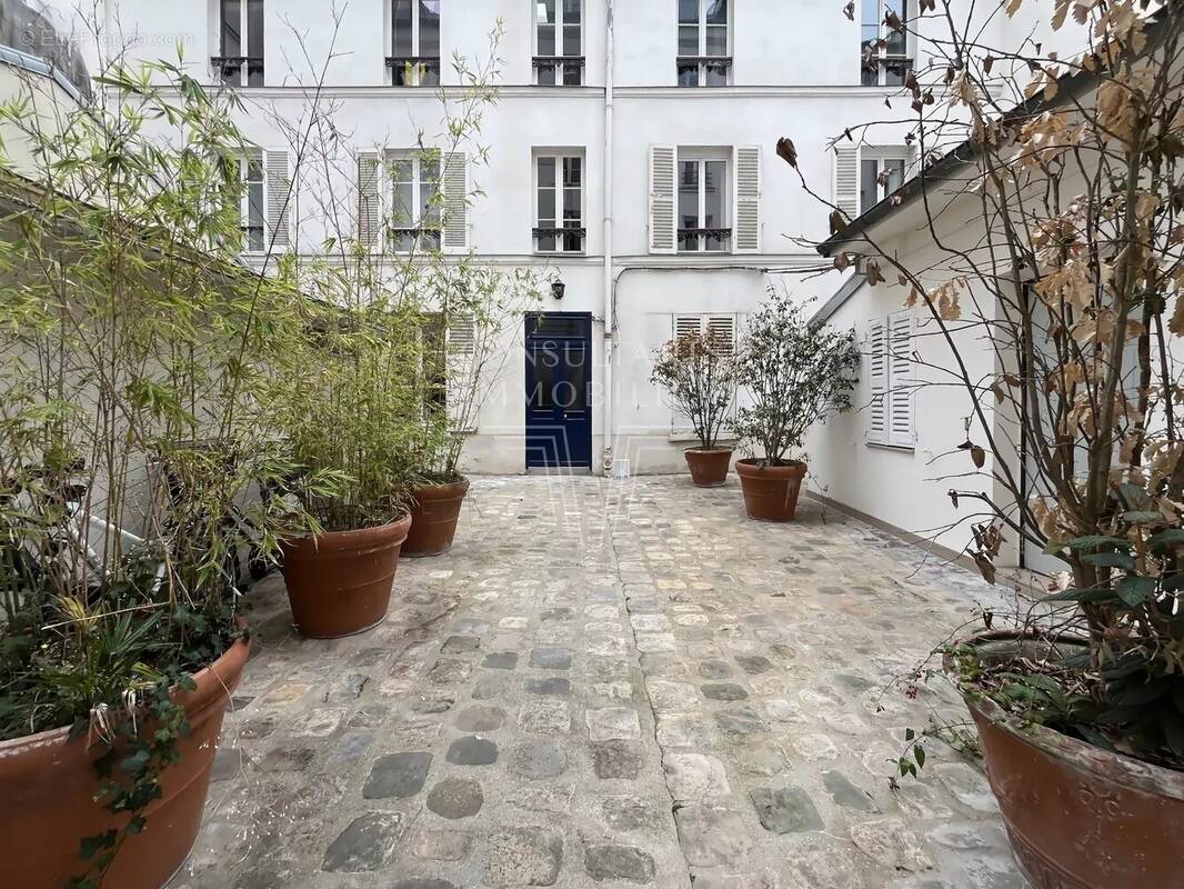 Appartement à PARIS-7E