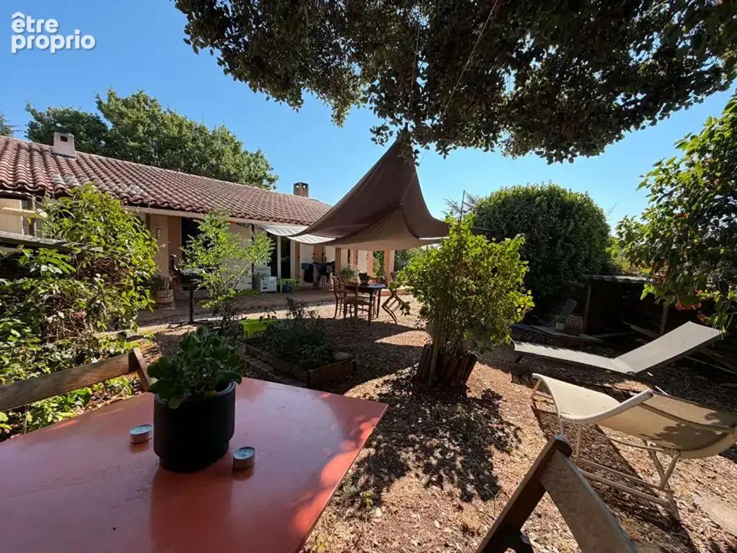 Maison à BESSE-SUR-ISSOLE