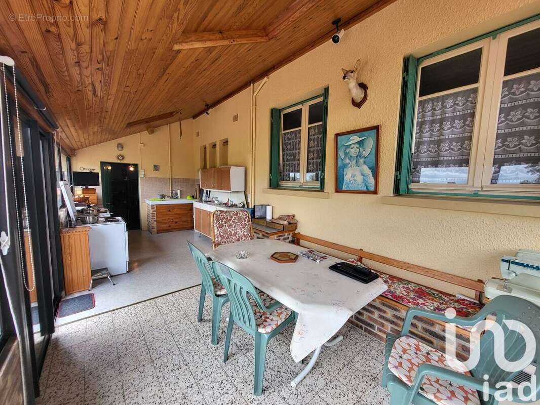 Maison 115 m² à Saint-Georges-De-Poisieux  - photo 8