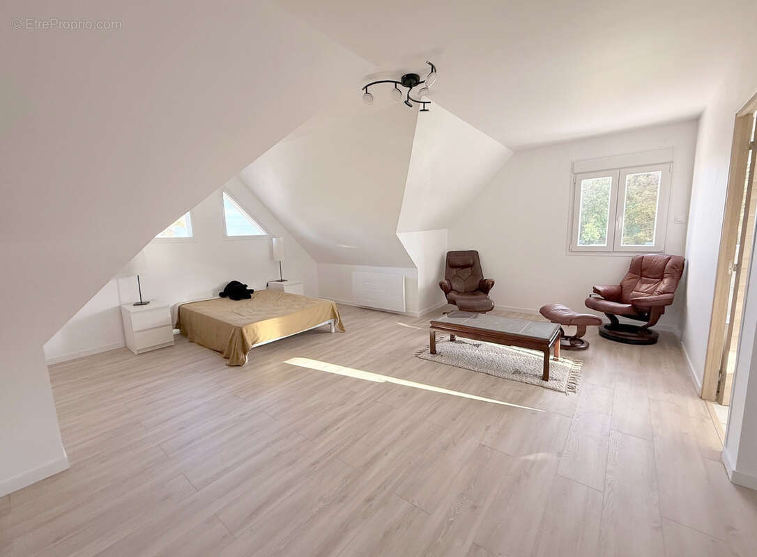 Maison à HOUDAN