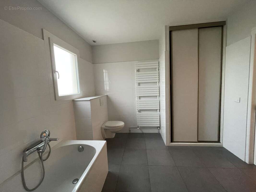 Maison à GRANGES-LES-BEAUMONT