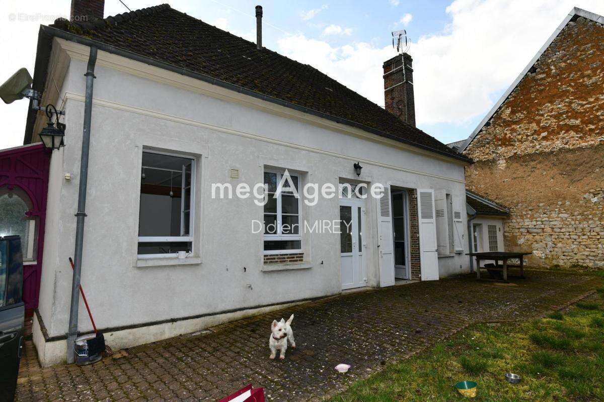 Maison à AIX-EN-OTHE