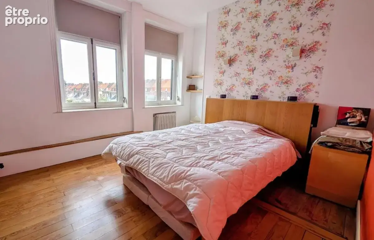 Maison semi-individuelle avec cachet, 4 chambres, 2 garages, grande terrasse - photo 6