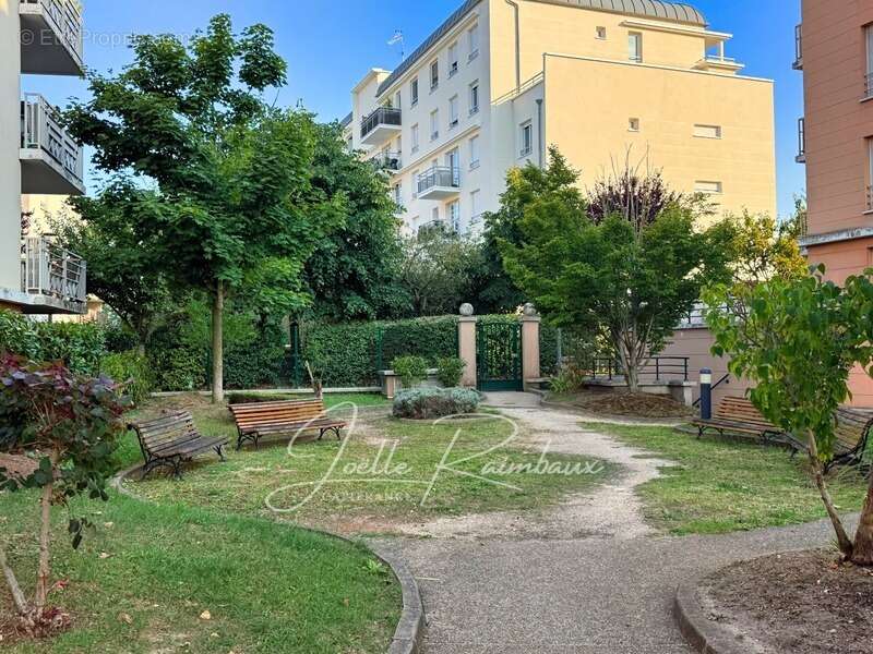 Appartement à vendre 2 pièces SAINT OUEN L'AUMONE (95) LIESSE - photo 8