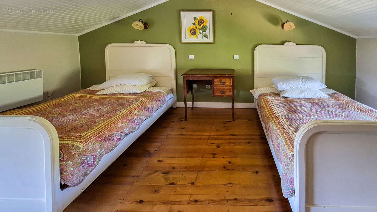 chambre - Maison à TREZIERS