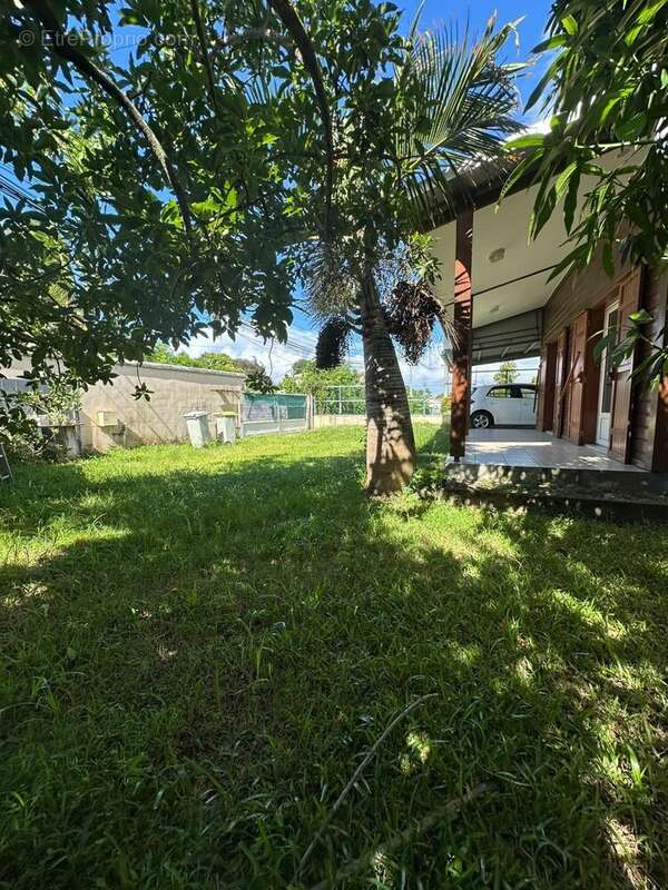 Maison à SAINTE-SUZANNE