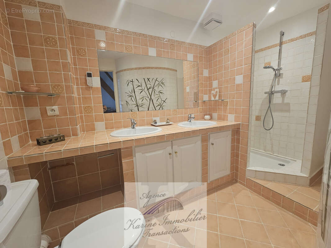 Maison à ROQUEBRUNE-SUR-ARGENS