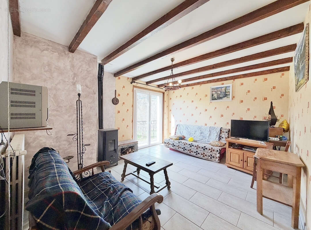 Appartement de type t3 bis de 90,7m2 a viuz en sallaz avec garage et jardin - photo 3