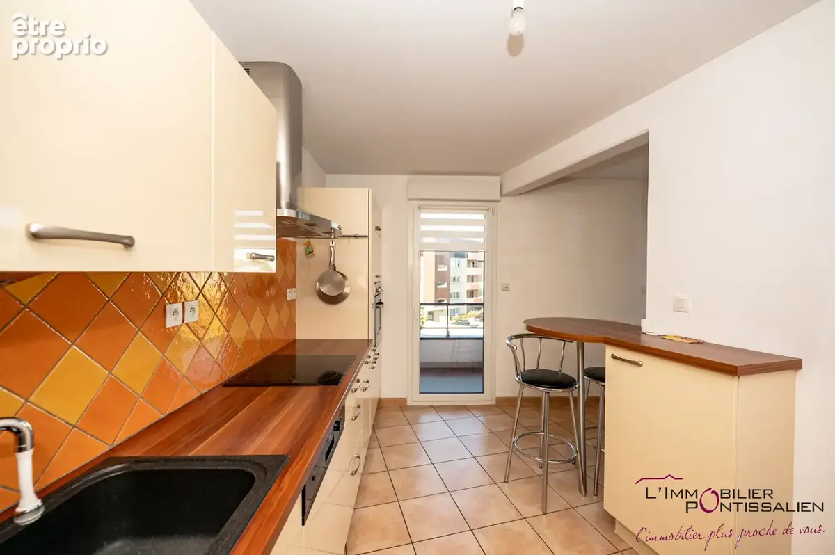 Pontarlier - les epinettes : appartement de type 3 avec ascenseur, terrasse, cave, box en sous-sol et parking - photo 8
