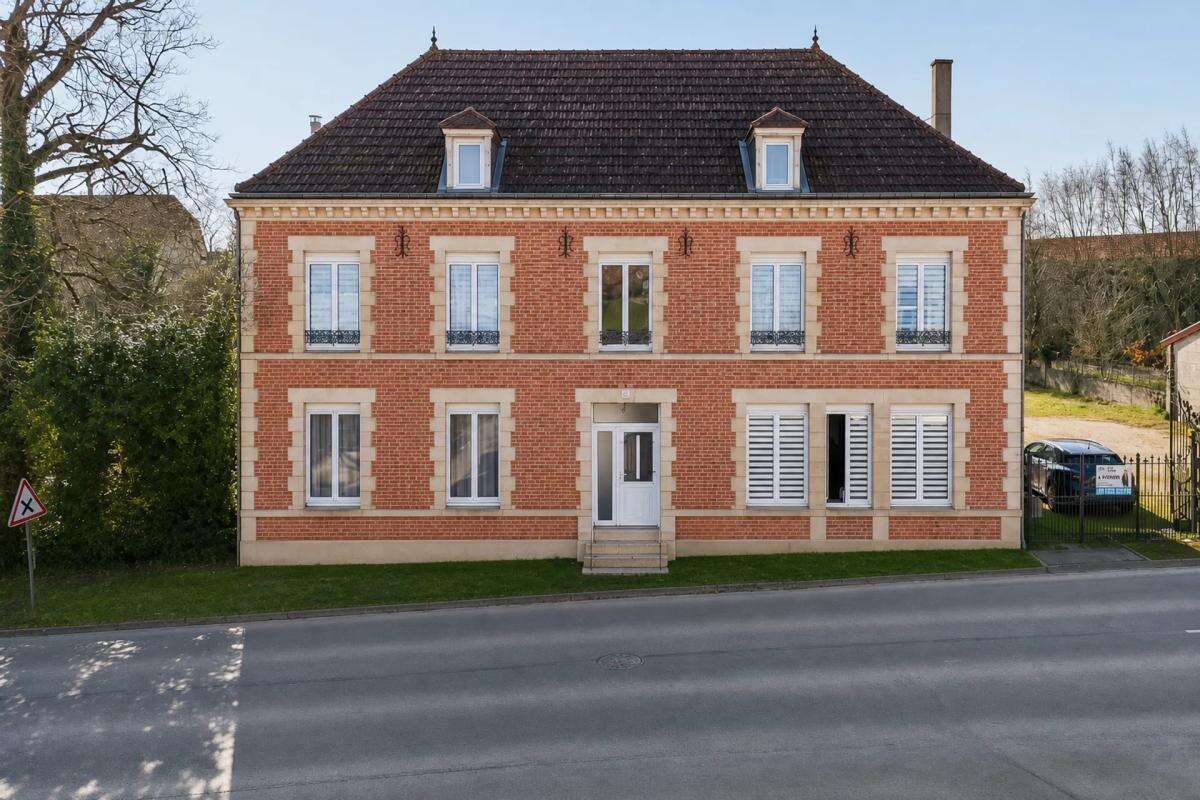 Charmante Maison spacieuse 8 pièces datant de 1870 - photo 14