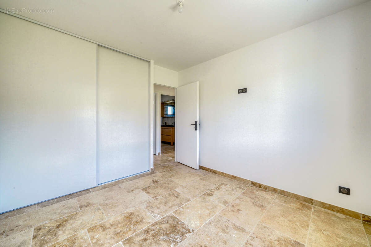 Maison à MONTLIEU-LA-GARDE