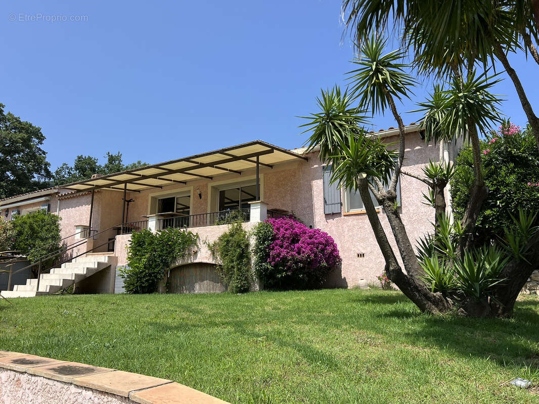 Maison à PLAN-DE-LA-TOUR