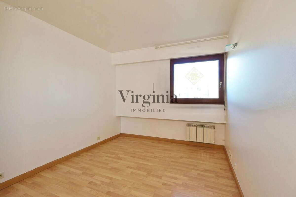 Appartement à CHARENTON-LE-PONT