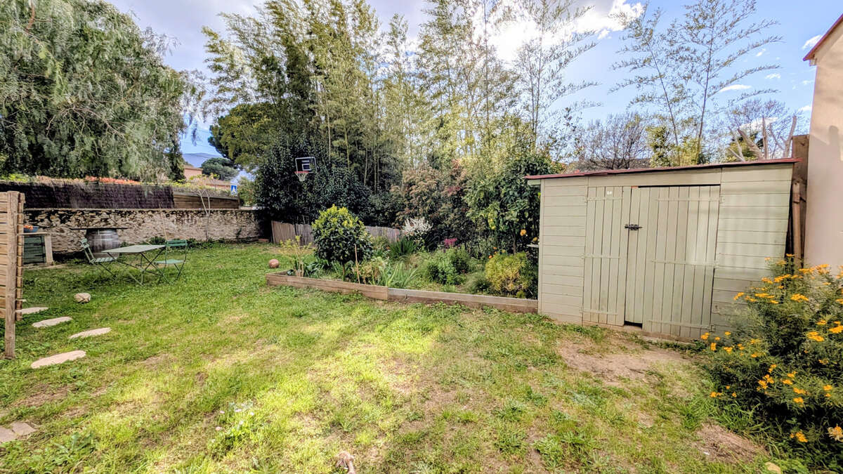 Maison à SAINT-GENIS-DES-FONTAINES