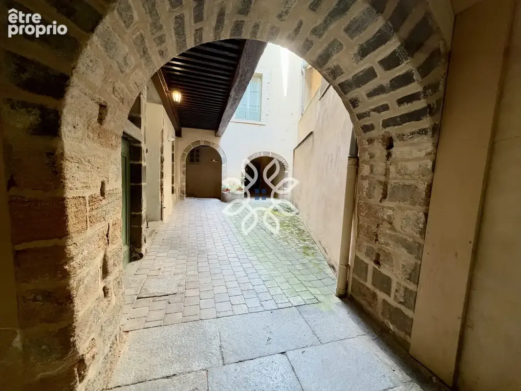Appartement de caractère au cœur historique de Brioude, à deux pas de la Basilique - photo 12