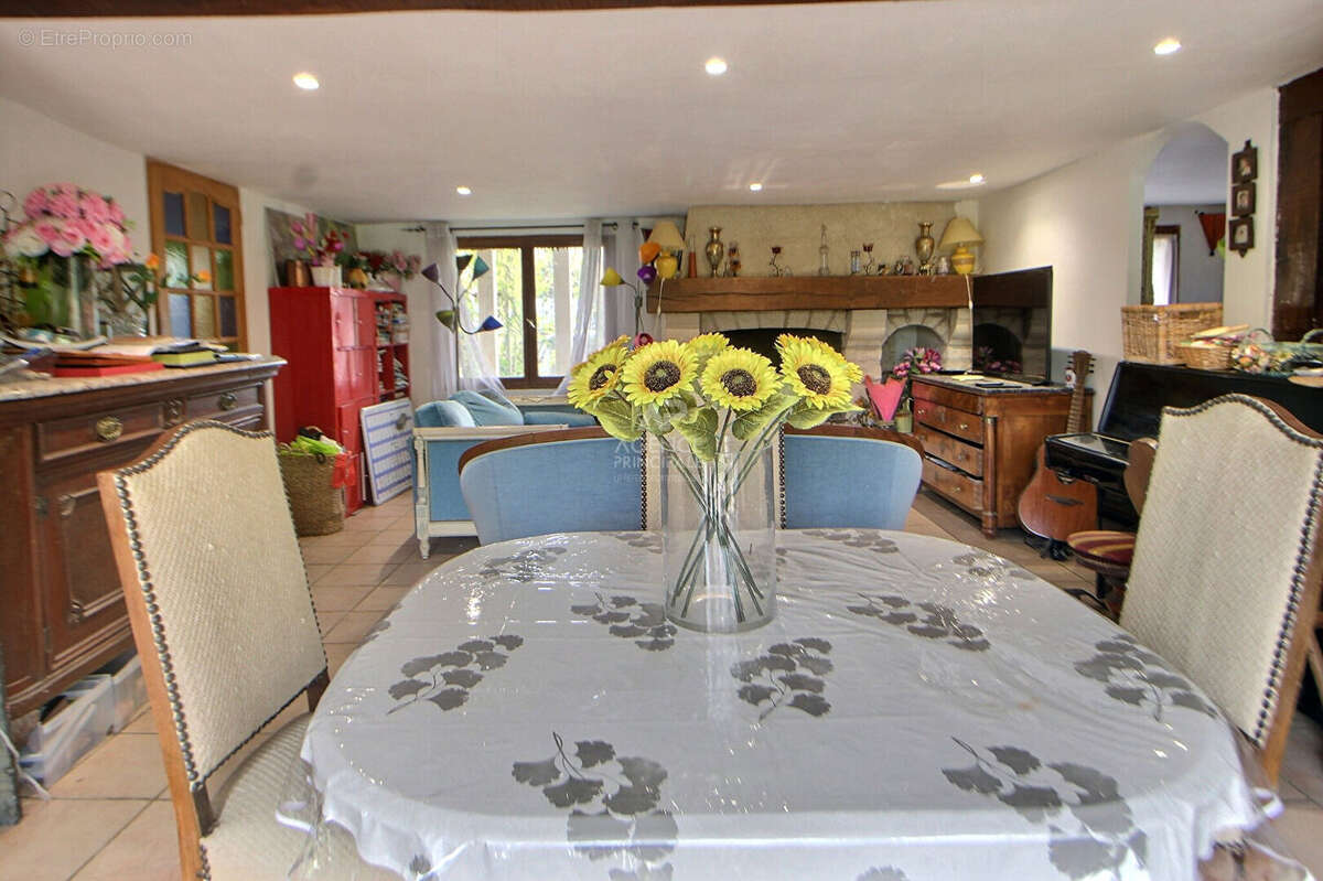 Maison à VERNEUIL-SUR-SEINE