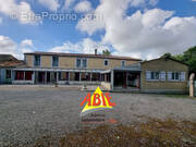Photo 1 - Maison à SAINT-POMPAIN