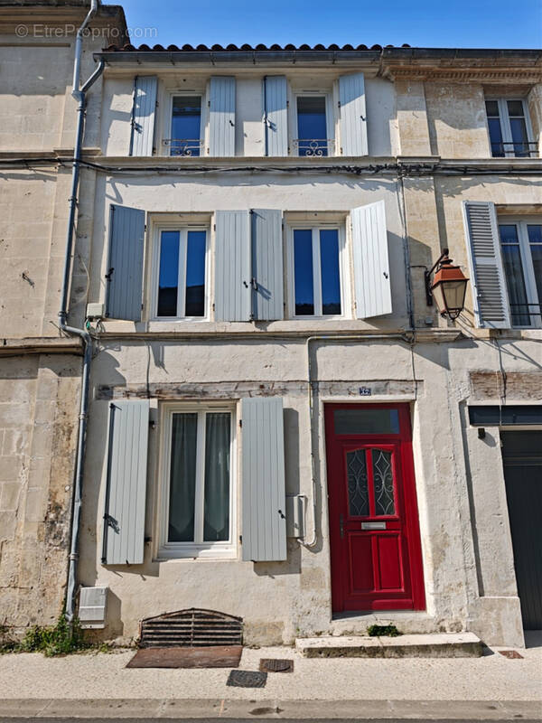 Maison à CHATEAUNEUF-SUR-CHARENTE