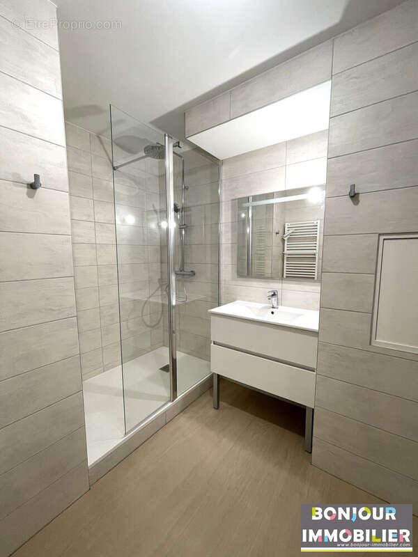 Appartement 82 m² à Voiron  - photo 3