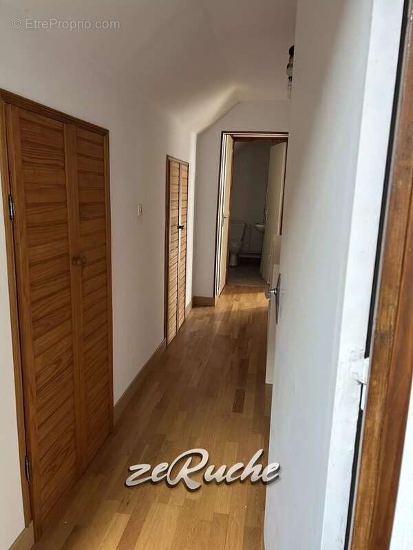 Charmante maison de 130 m² à La Chapelle-du-Bois-des-Faulx - photo 9