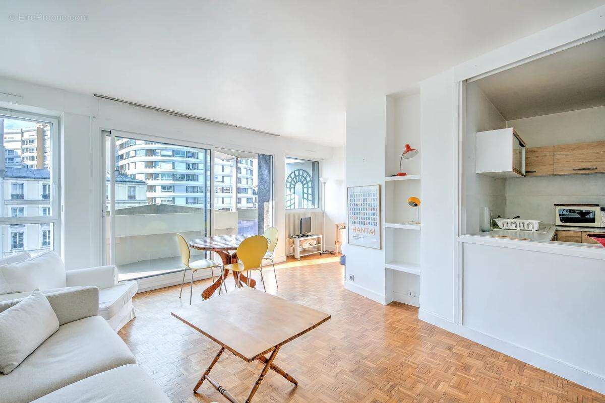 Appartement à PARIS-15E