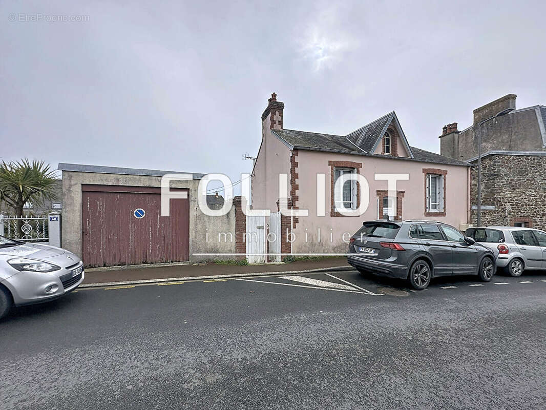 Maison à SAINT-PAIR-SUR-MER